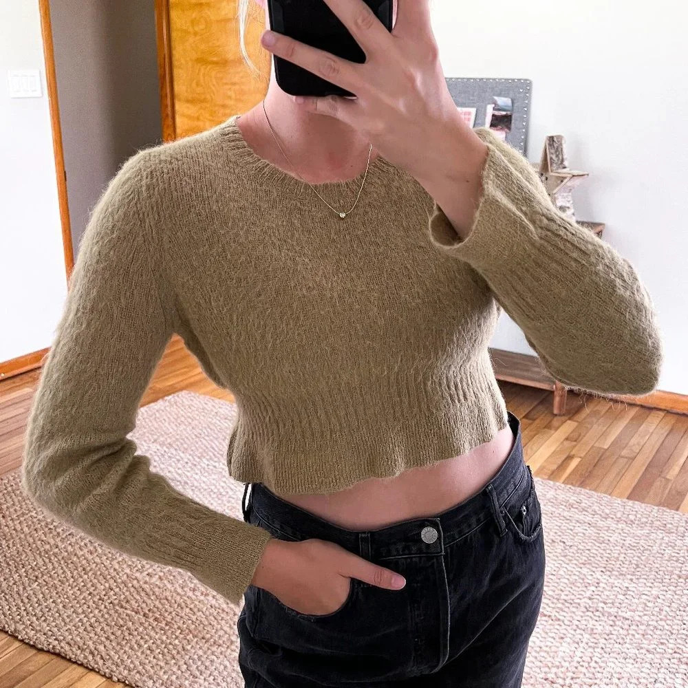 Carin Wester Mohair Wool Blend Green Ruffled Crew Neck Cropped Sweater Small